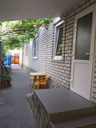 Гостиница Гостевой Дом Татьяна Геленджик Четырехместный номер с собственной ванной комнатой вне номера-7